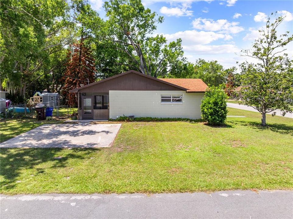 For Sale: $350,000 (3 beds, 2 baths, 1472 Square Feet)