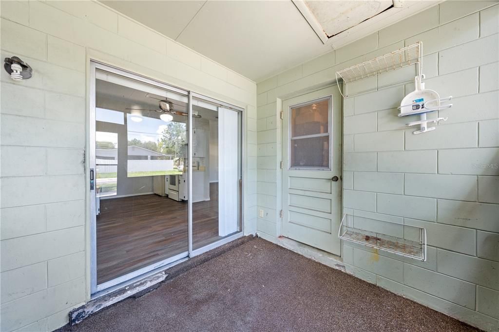 For Sale: $350,000 (3 beds, 2 baths, 1472 Square Feet)