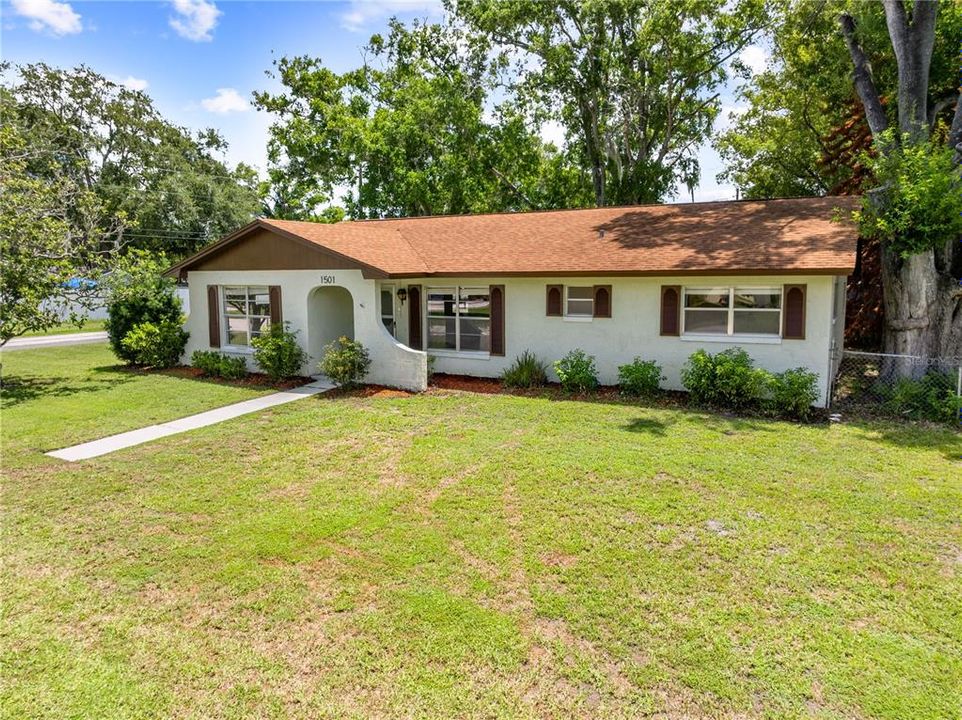 For Sale: $350,000 (3 beds, 2 baths, 1472 Square Feet)