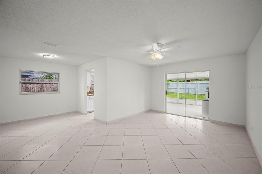 En Venta: $318,000 (3 camas, 2 baños, 1656 Pies cuadrados)
