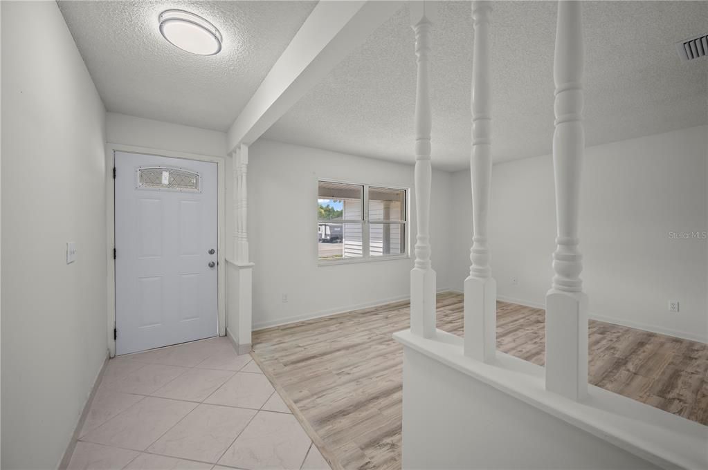 En Venta: $318,000 (3 camas, 2 baños, 1656 Pies cuadrados)