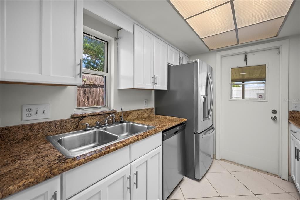 En Venta: $318,000 (3 camas, 2 baños, 1656 Pies cuadrados)