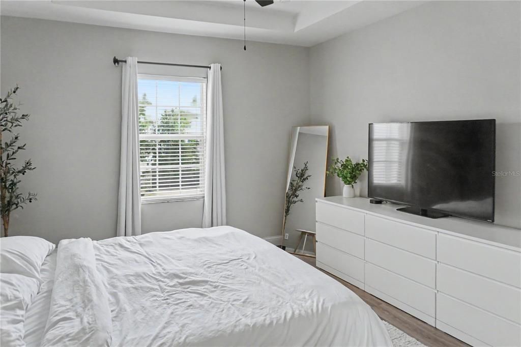 For Sale: $369,500 (3 beds, 2 baths, 1438 Square Feet)