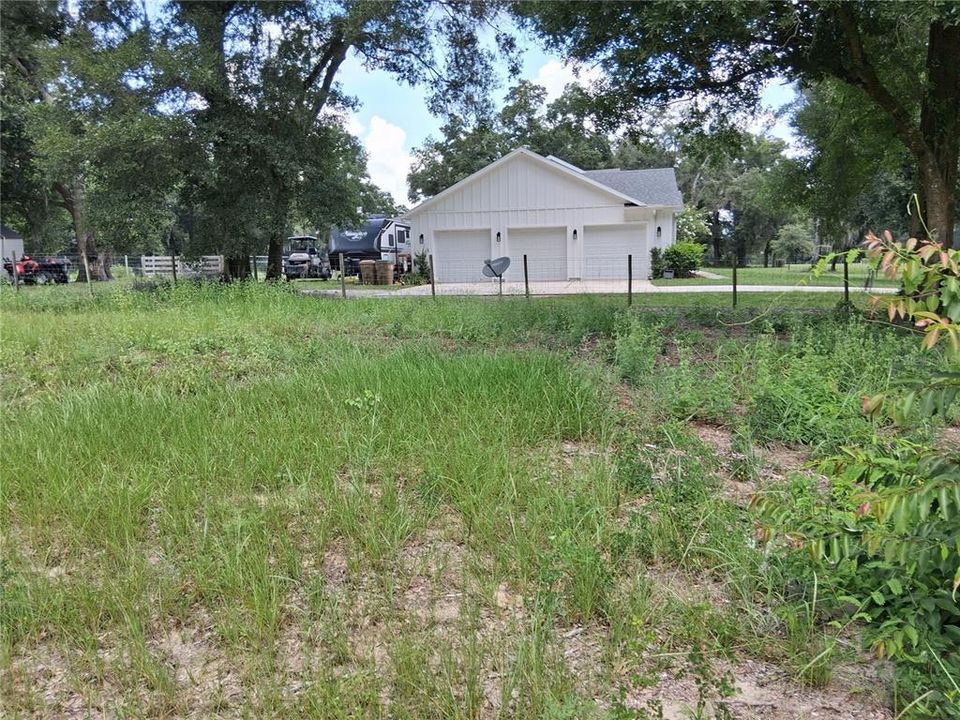 На продажу: $255,000 (5.07 acres)
