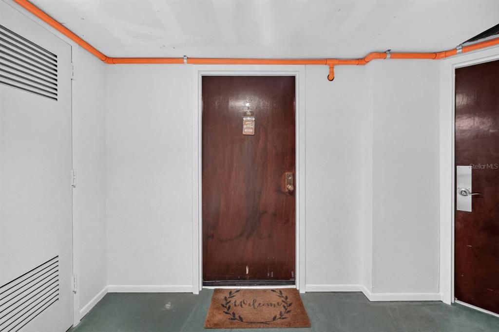 For Sale: $125,000 (1 beds, 1 baths, 822 Square Feet)