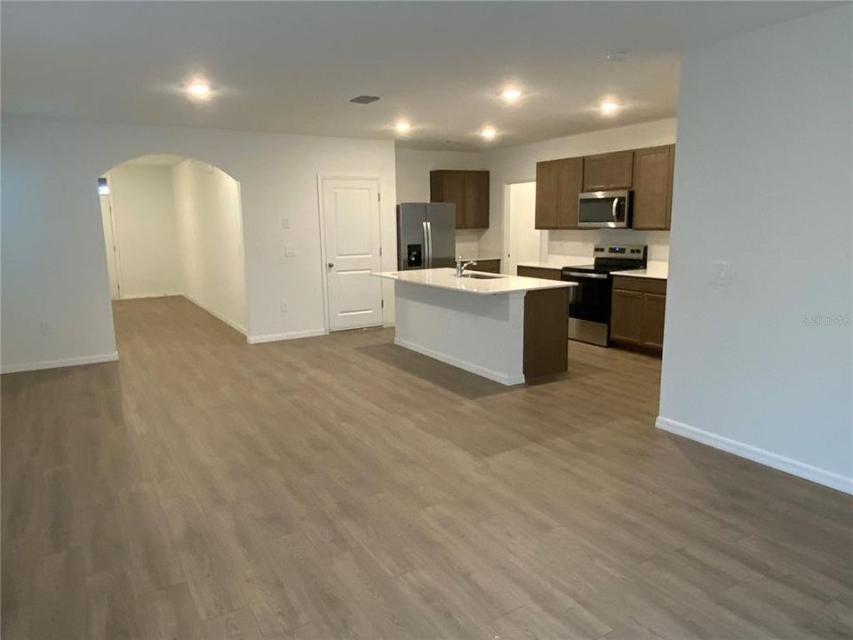 В аренду: $2,799 (5 спален, 3 ванн, 2450 Квадратных фут)