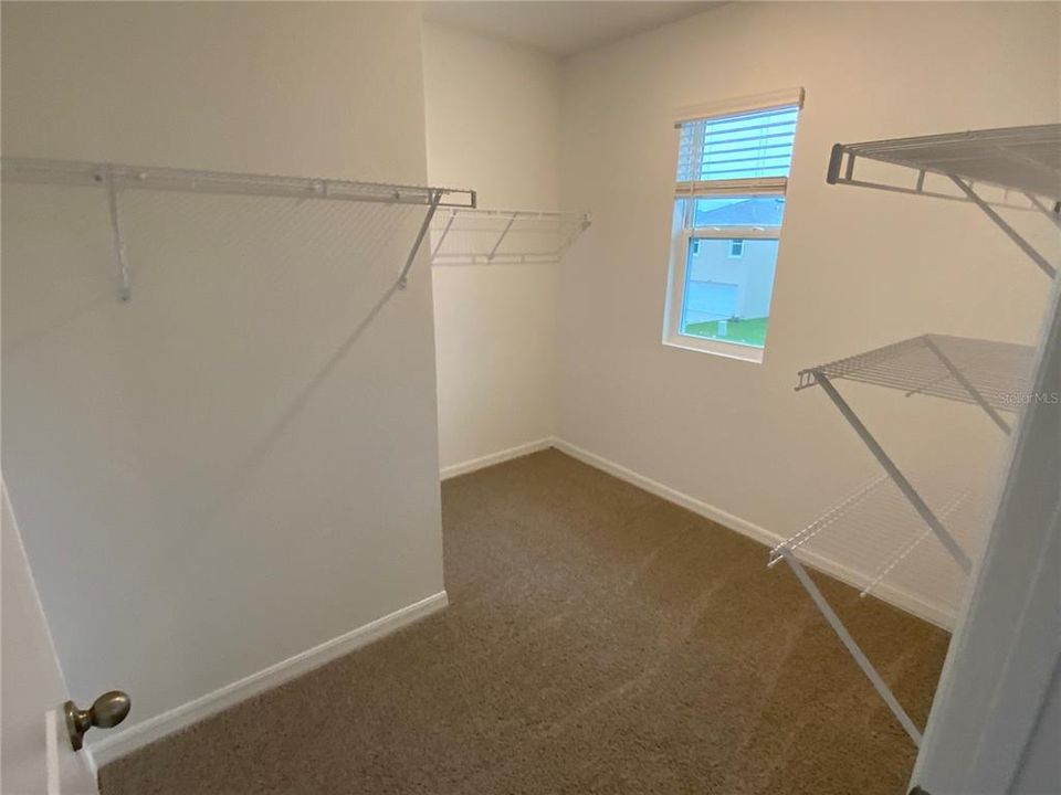 В аренду: $2,799 (5 спален, 3 ванн, 2450 Квадратных фут)