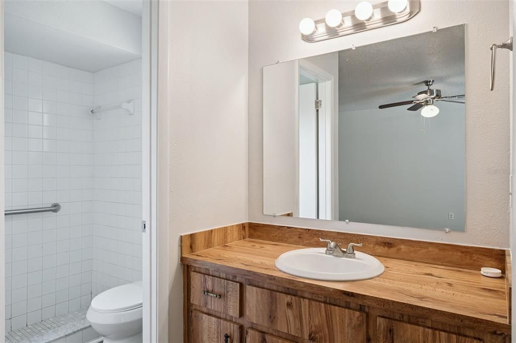 For Sale: $329,900 (3 beds, 2 baths, 1221 Square Feet)