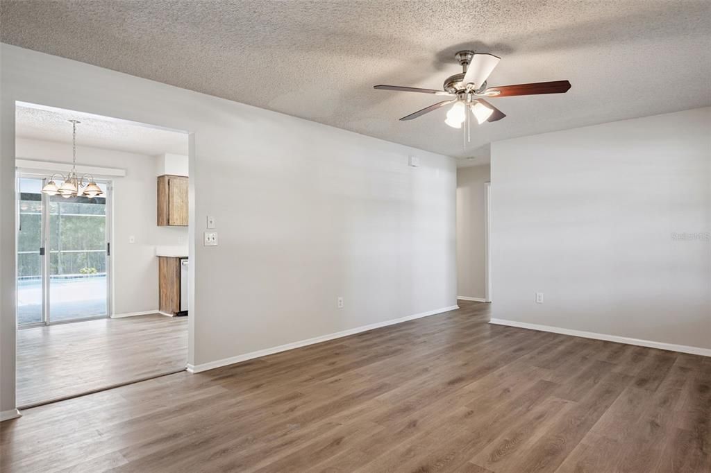 For Sale: $329,900 (3 beds, 2 baths, 1221 Square Feet)