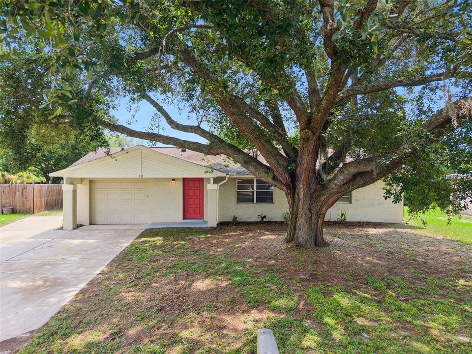 For Sale: $329,900 (3 beds, 2 baths, 1221 Square Feet)