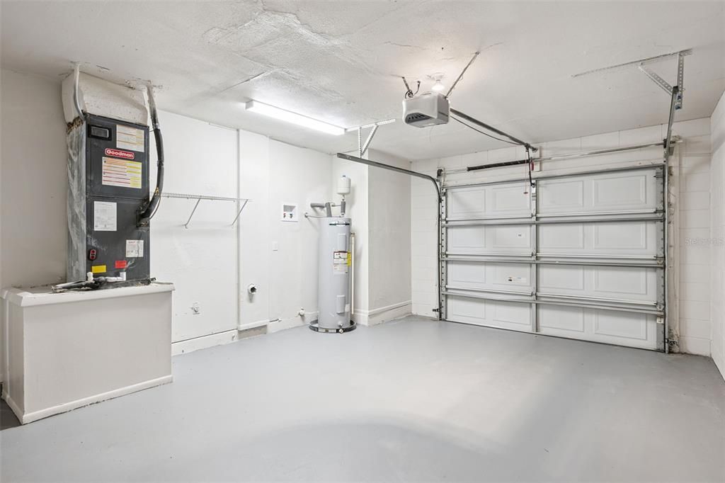 For Sale: $329,900 (3 beds, 2 baths, 1221 Square Feet)