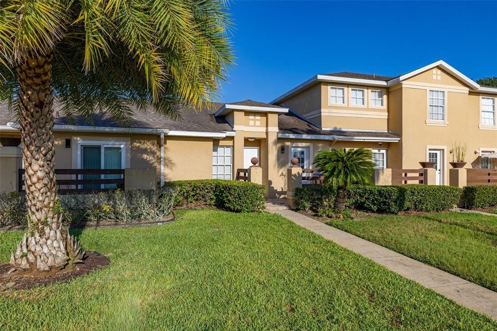 For Rent: $1,775 (2 beds, 2 baths, 902 Square Feet)