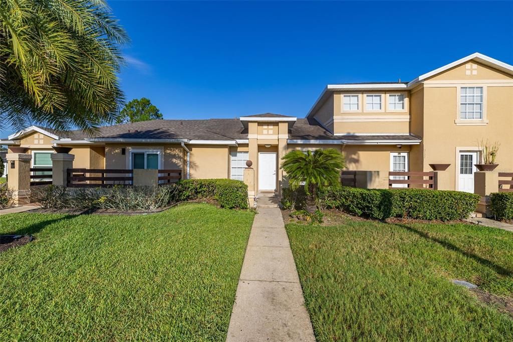 For Rent: $1,775 (2 beds, 2 baths, 902 Square Feet)