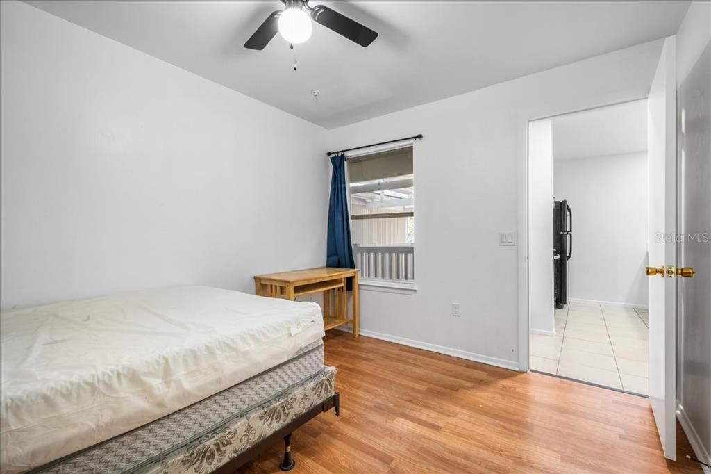 На продажу: $189,900 (4 спален, 4 ванн, 1177 Квадратных фут)