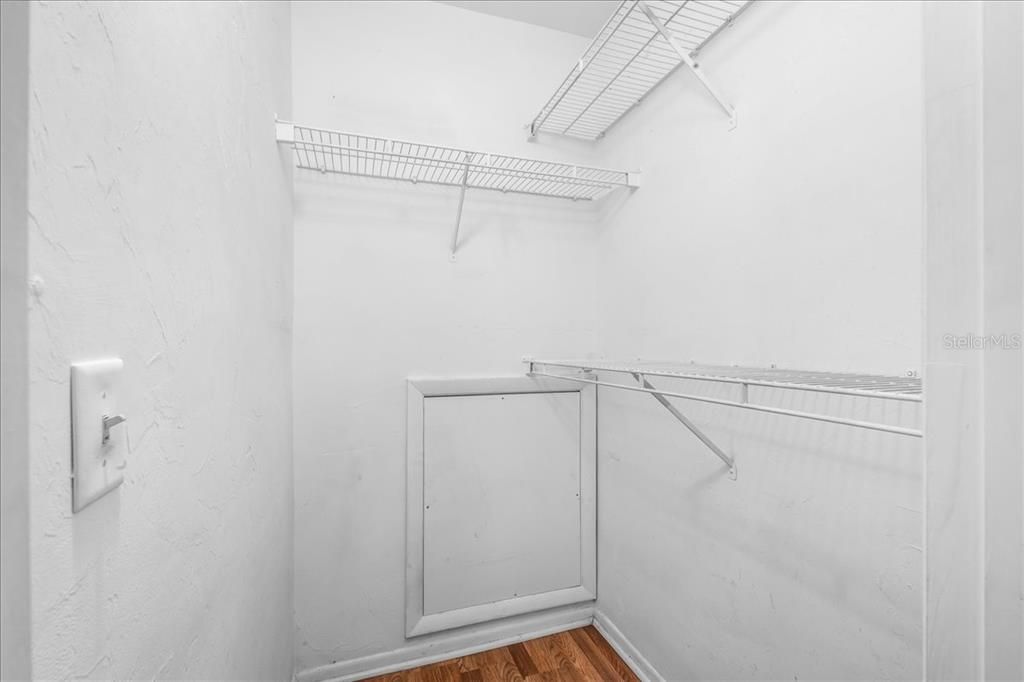 На продажу: $189,900 (4 спален, 4 ванн, 1177 Квадратных фут)