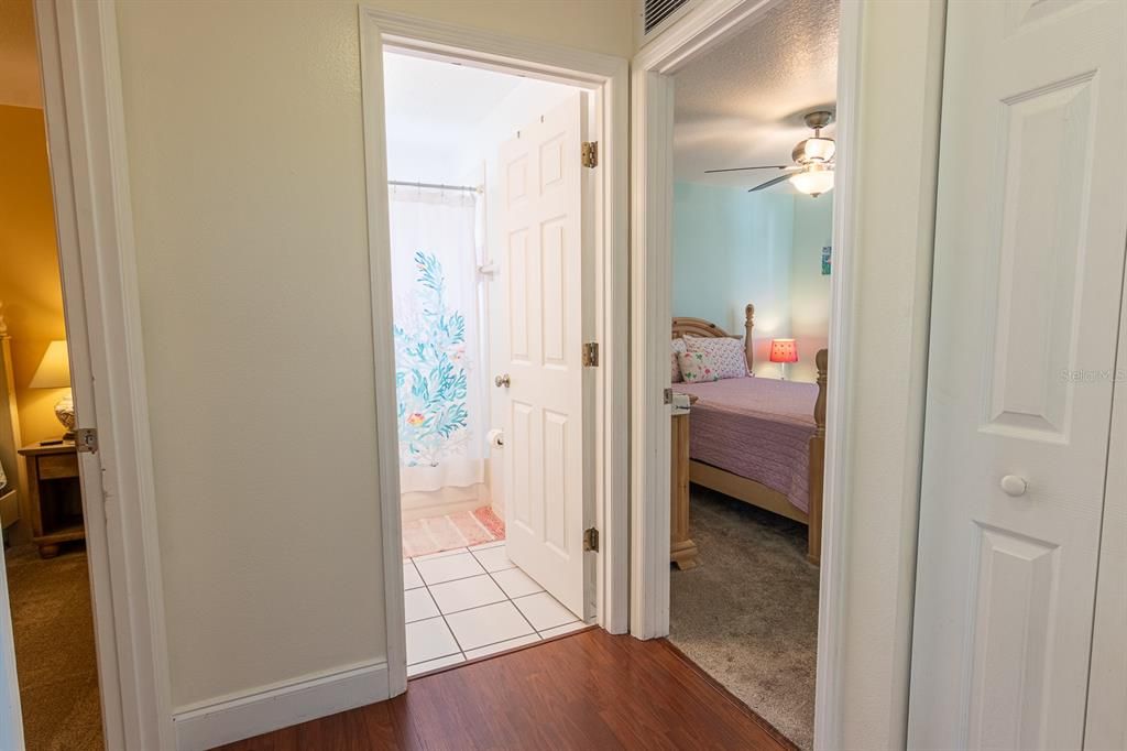 Activo con contrato: $379,900 (3 camas, 2 baños, 1434 Pies cuadrados)