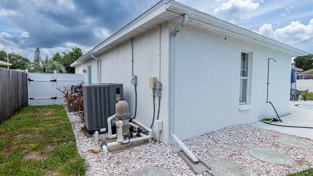 Activo con contrato: $379,900 (3 camas, 2 baños, 1434 Pies cuadrados)
