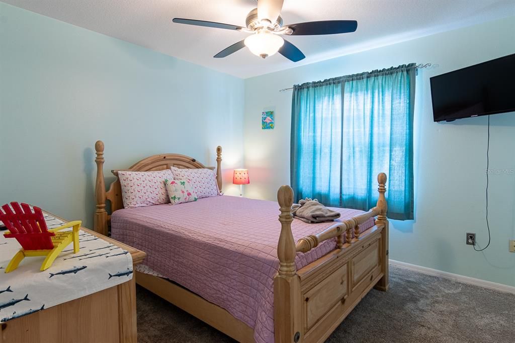 Activo con contrato: $379,900 (3 camas, 2 baños, 1434 Pies cuadrados)