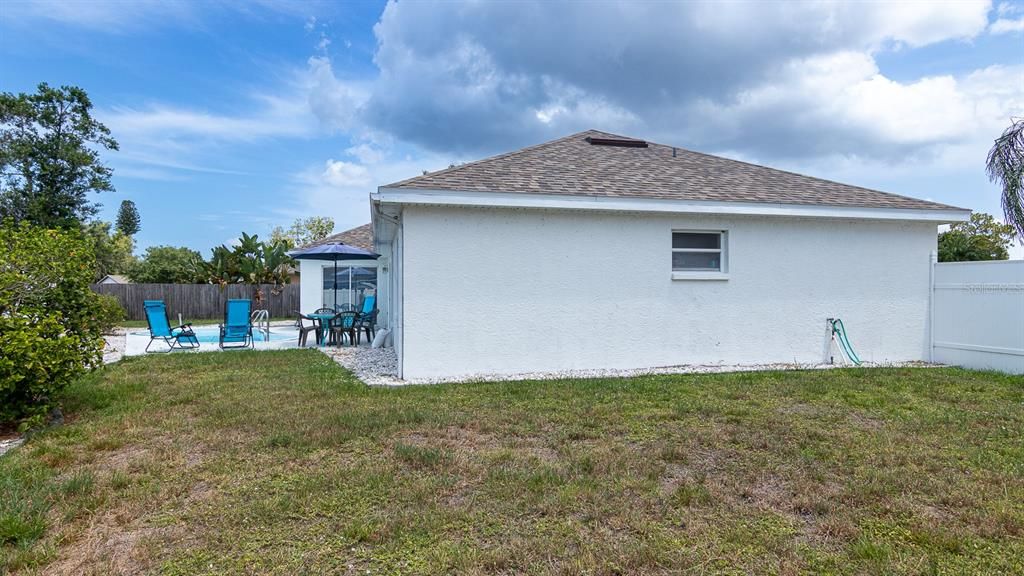 Activo con contrato: $379,900 (3 camas, 2 baños, 1434 Pies cuadrados)
