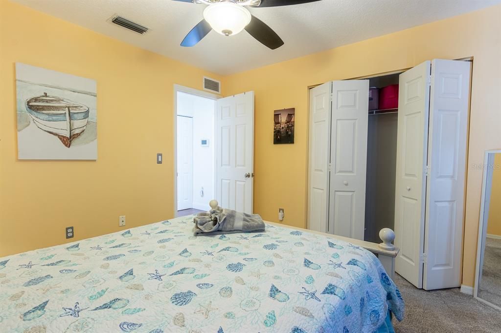 Activo con contrato: $379,900 (3 camas, 2 baños, 1434 Pies cuadrados)