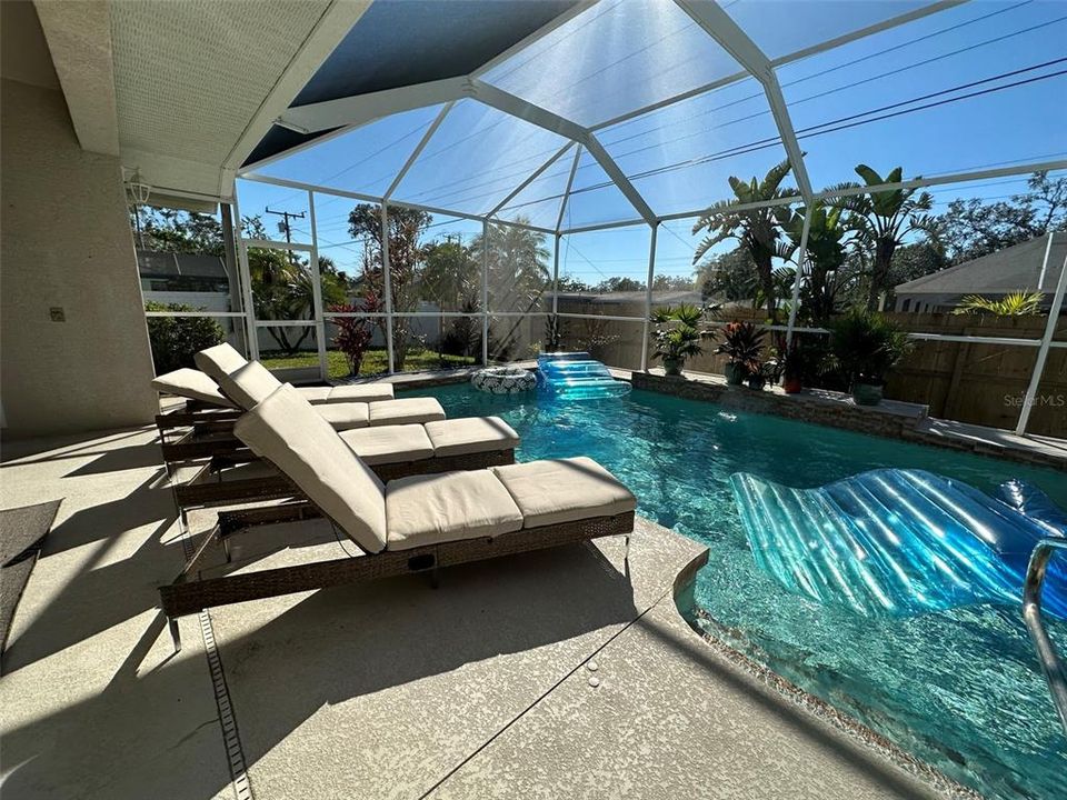 For Rent: $4,500 (3 beds, 2 baths, 2094 Square Feet)