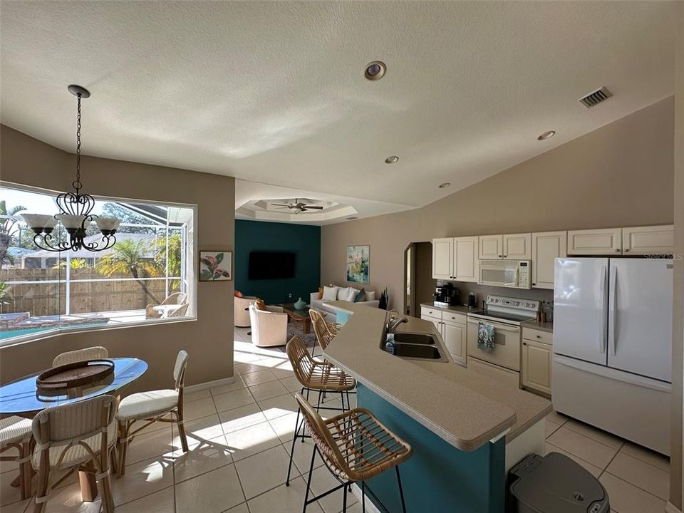 For Rent: $4,500 (3 beds, 2 baths, 2094 Square Feet)