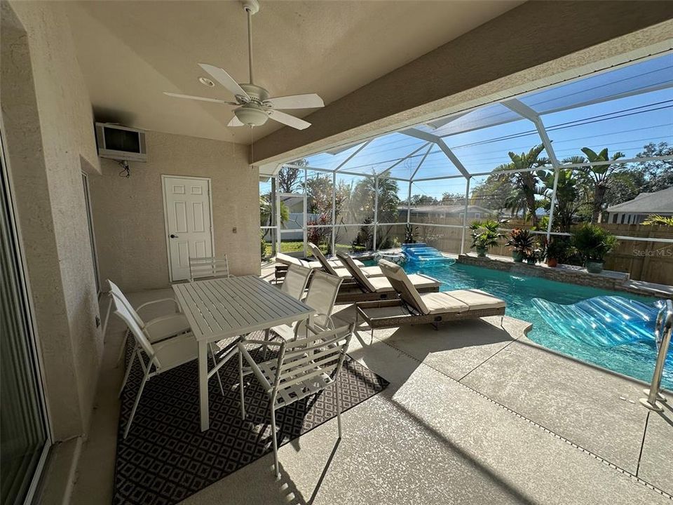 For Rent: $4,500 (3 beds, 2 baths, 2094 Square Feet)