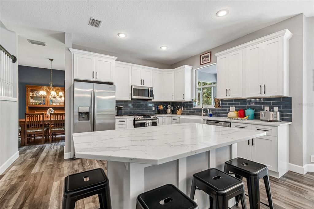 En Venta: $699,999 (4 camas, 2 baños, 3090 Pies cuadrados)