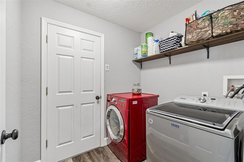 En Venta: $699,999 (4 camas, 2 baños, 3090 Pies cuadrados)