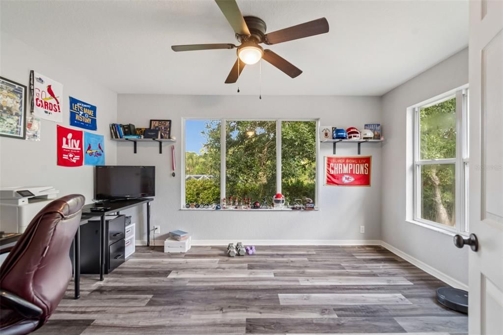 En Venta: $699,999 (4 camas, 2 baños, 3090 Pies cuadrados)