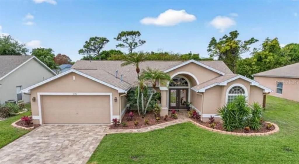 Recently Sold: $415,000 (3 beds, 2 baths, 2336 Square Feet)