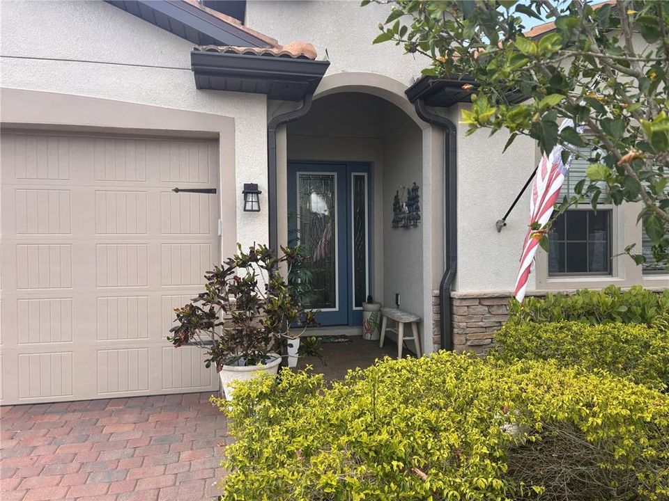 For Rent: $3,800 (4 beds, 3 baths, 2372 Square Feet)