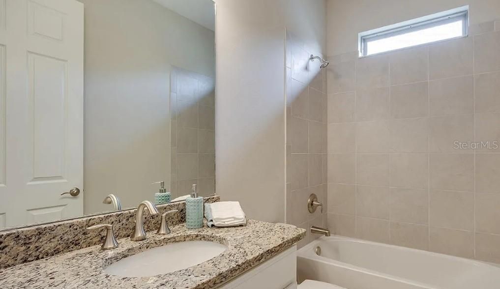 For Rent: $3,800 (4 beds, 3 baths, 2372 Square Feet)