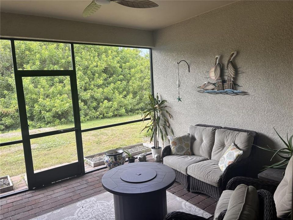 For Rent: $3,800 (4 beds, 3 baths, 2372 Square Feet)