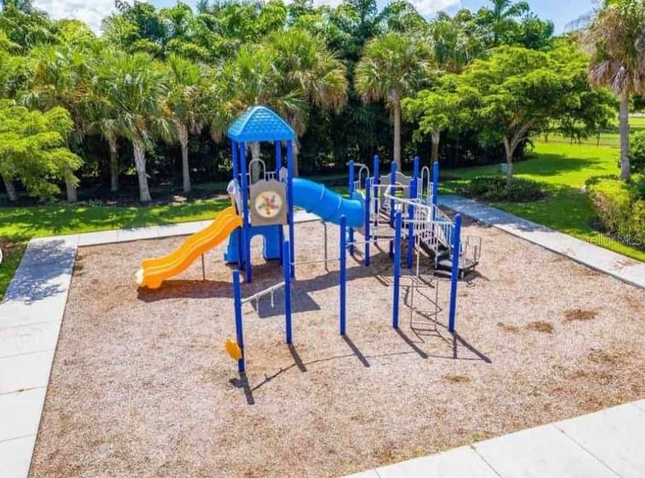 For Rent: $3,800 (4 beds, 3 baths, 2372 Square Feet)