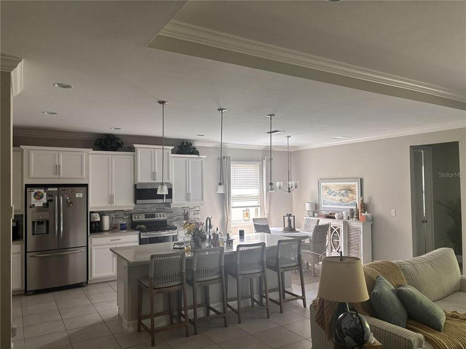 For Rent: $3,800 (4 beds, 3 baths, 2372 Square Feet)