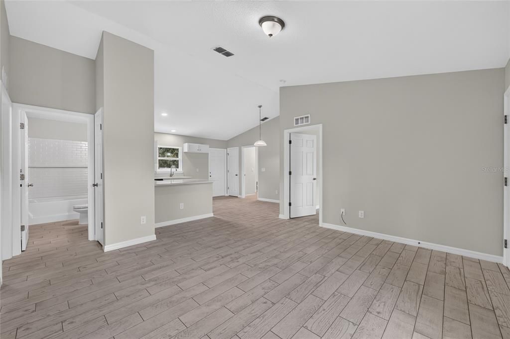 En Venta: $238,000 (3 camas, 2 baños, 1091 Pies cuadrados)