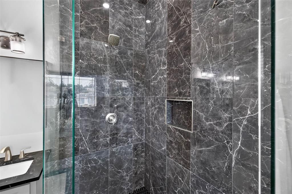 На продажу: $999,900 (4 спален, 2 ванн, 2244 Квадратных фут)