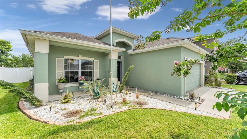 For Sale: $349,000 (3 beds, 2 baths, 1616 Square Feet)