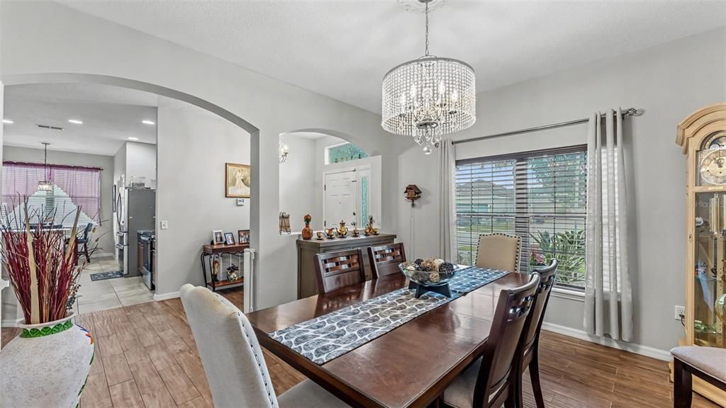 For Sale: $349,000 (3 beds, 2 baths, 1616 Square Feet)