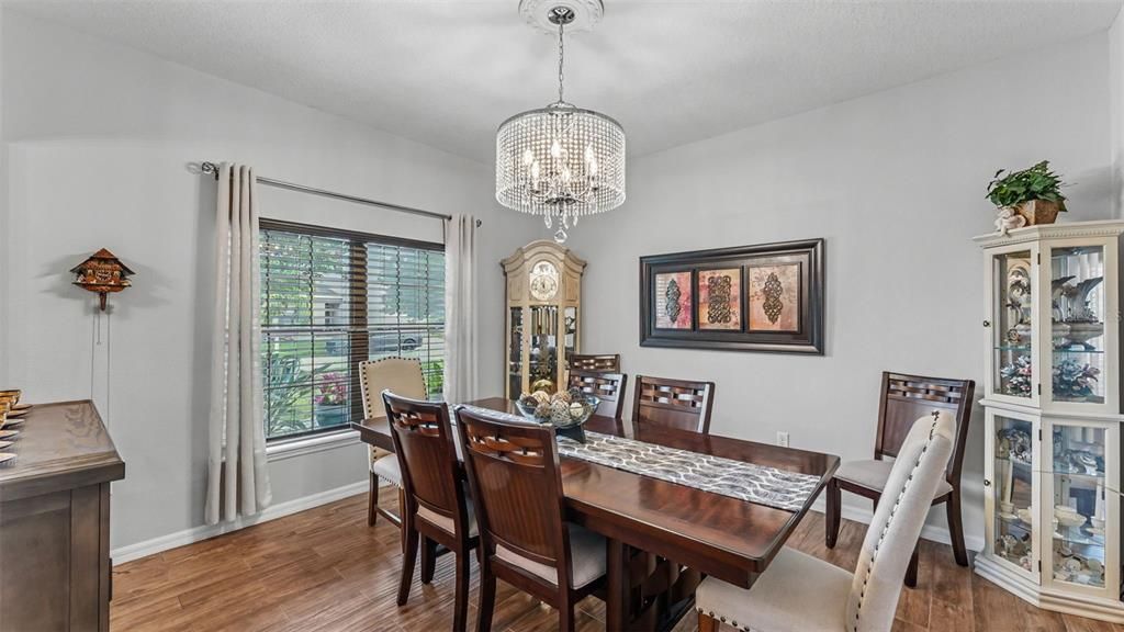 For Sale: $349,000 (3 beds, 2 baths, 1616 Square Feet)