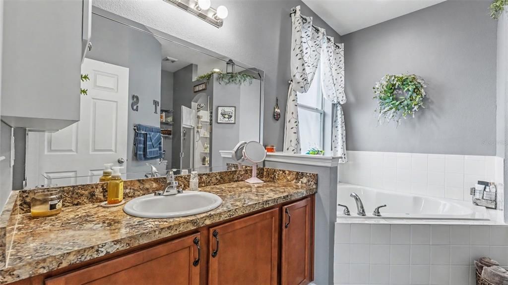 For Sale: $349,000 (3 beds, 2 baths, 1616 Square Feet)