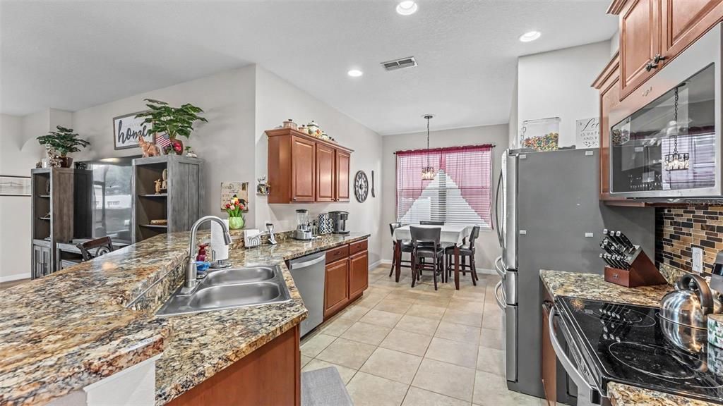 For Sale: $349,000 (3 beds, 2 baths, 1616 Square Feet)
