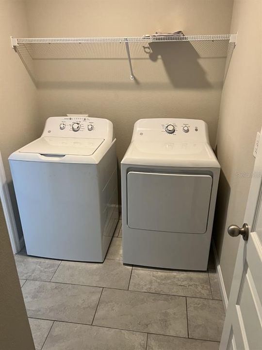 For Rent: $2,395 (4 beds, 2 baths, 1986 Square Feet)