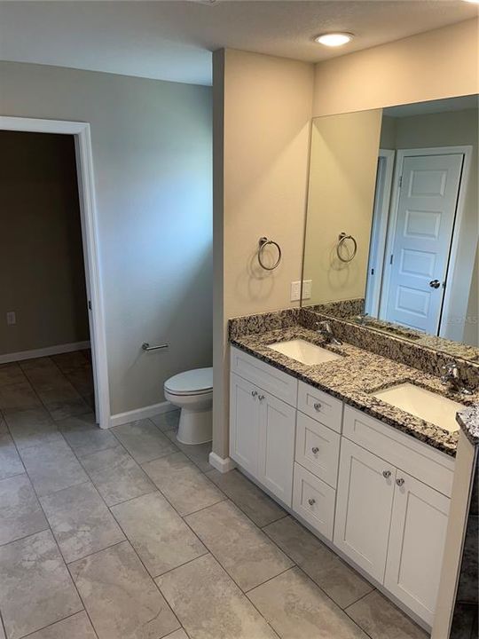 For Rent: $2,395 (4 beds, 2 baths, 1986 Square Feet)