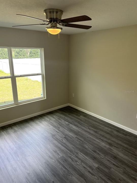 For Rent: $2,395 (4 beds, 2 baths, 1986 Square Feet)