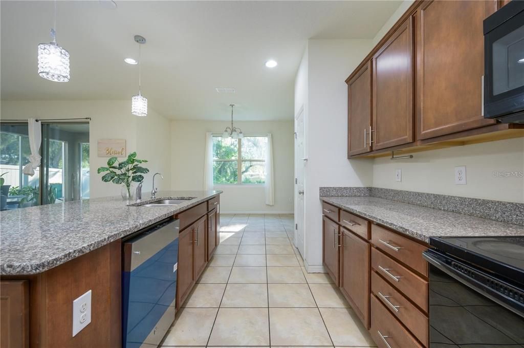 For Rent: $2,500 (4 beds, 2 baths, 2463 Square Feet)
