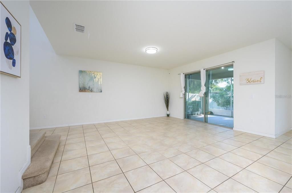For Rent: $2,500 (4 beds, 2 baths, 2463 Square Feet)