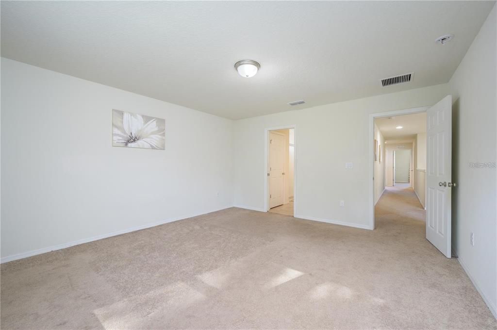 For Rent: $2,500 (4 beds, 2 baths, 2463 Square Feet)