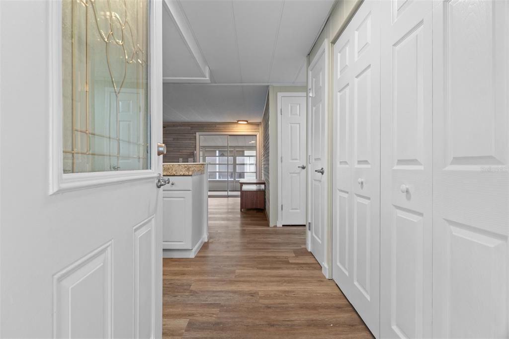 For Sale: $159,900 (2 beds, 2 baths, 1152 Square Feet)
